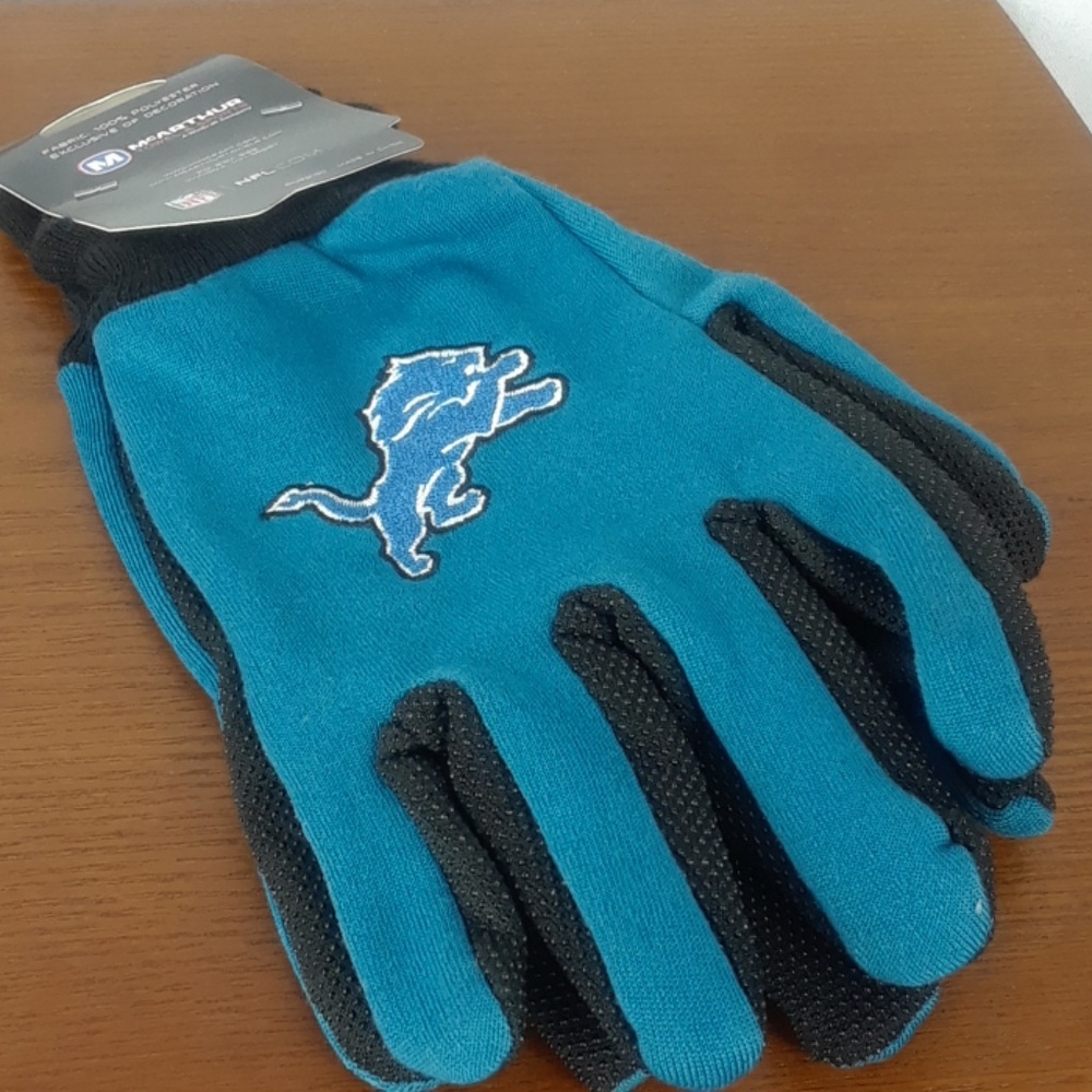 NWT NFL Detroit Lions Two Tone Gloves